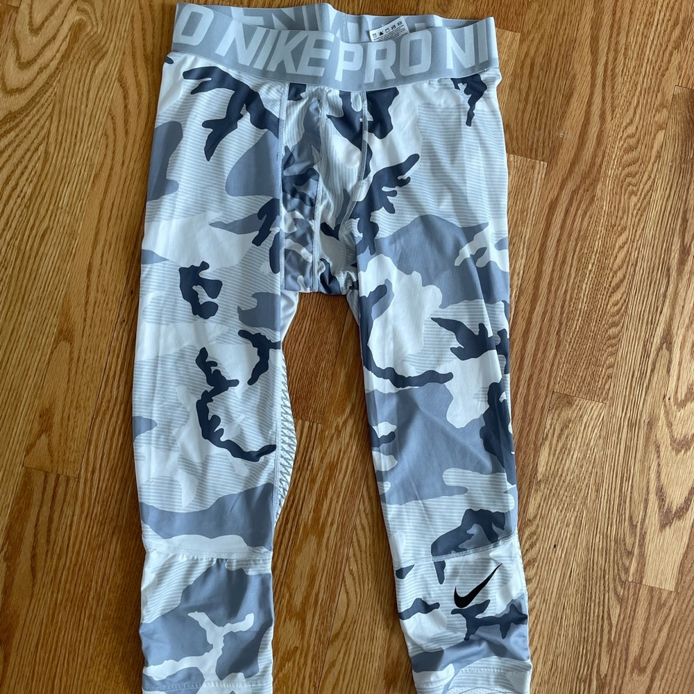 Nike L White Camo 3/4 Training Tights